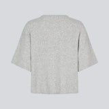 Kortærmet cardigan i blød strik. NoeMD cardigan har en løs pasform og knappelukning for til.