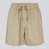 Løse shorts med bindebånd i taljen. NolandMD shorts har sidelommer og en elastisk talje.