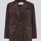Blazer med klassisk og elegant design i fløjl. Pablomd blazer har knappelukning og to lommer fortil. Modellen er 175 cm og har en str. s/36 på.
