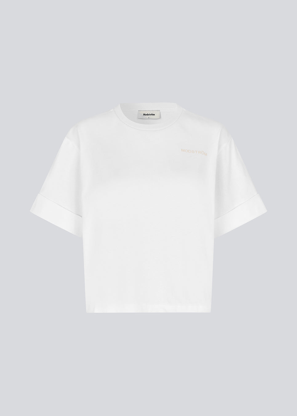 Figursyet hvid t-shirt med korte ærmer. Patayamd t-shirt har en rund hals. Modellen er 175 cm og har en str. S/36 på.

Materiale:
100% Økologisk Bomuld