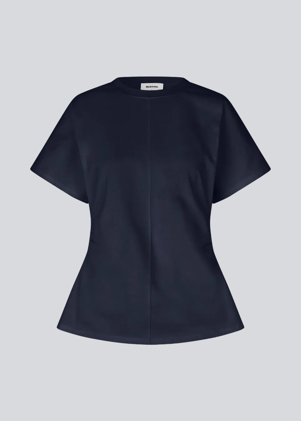 Figursyet t-shirt med korte ærmer i navy. Patayamd t-shirt har en rund hals og rynkedetaljer i siden.

Materiale:
100% Økologisk Bomuld