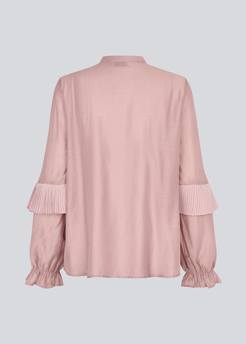 Langærmet bluse i farven "Fragrant Lilac" med flæsedetaljer og en åbning fortil. Phungmd shirt har en løs pasform og løse ærmer med elastik.&nbsp;
