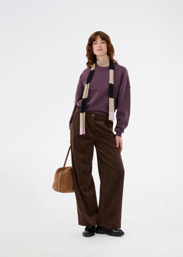 Habitbukser i fløjl. Pablomd wide pants med brede ben og lommer – klassiske med et moderne touch.