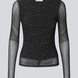 Langærmet mesh-top med prikker. Samalamd print top har en scrunch-detalje foran og en fastsyet undertrøje for et ikke-gennemsigtigt look. Fremstillet i 92 % genanvendt polyester. Perfekt til både hverdag og fest.
