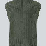 Elegant strikket vest i mørkegrøn med rund hals og dekorative knapper foran. Scottmd vest er designet i strukturerede strik og ribkanter som giver et moderne og feminint udtryk. Perfekt alene eller stylet over en skjorte for et sofistikeret lag-på-lag look.
