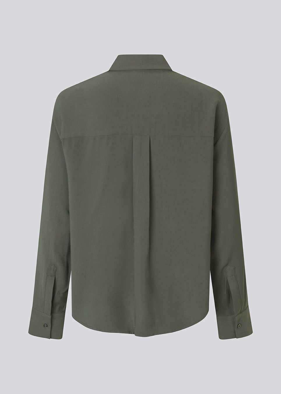 Tidsløs skjorte i mos-grøn med krave, knappelukning og lange ærmer i blødt materiale. Sebastianmd Shirt er fremstillet i 90% LENZING™ ECOVERO™ viscose for et mere bæredygtigt valg.