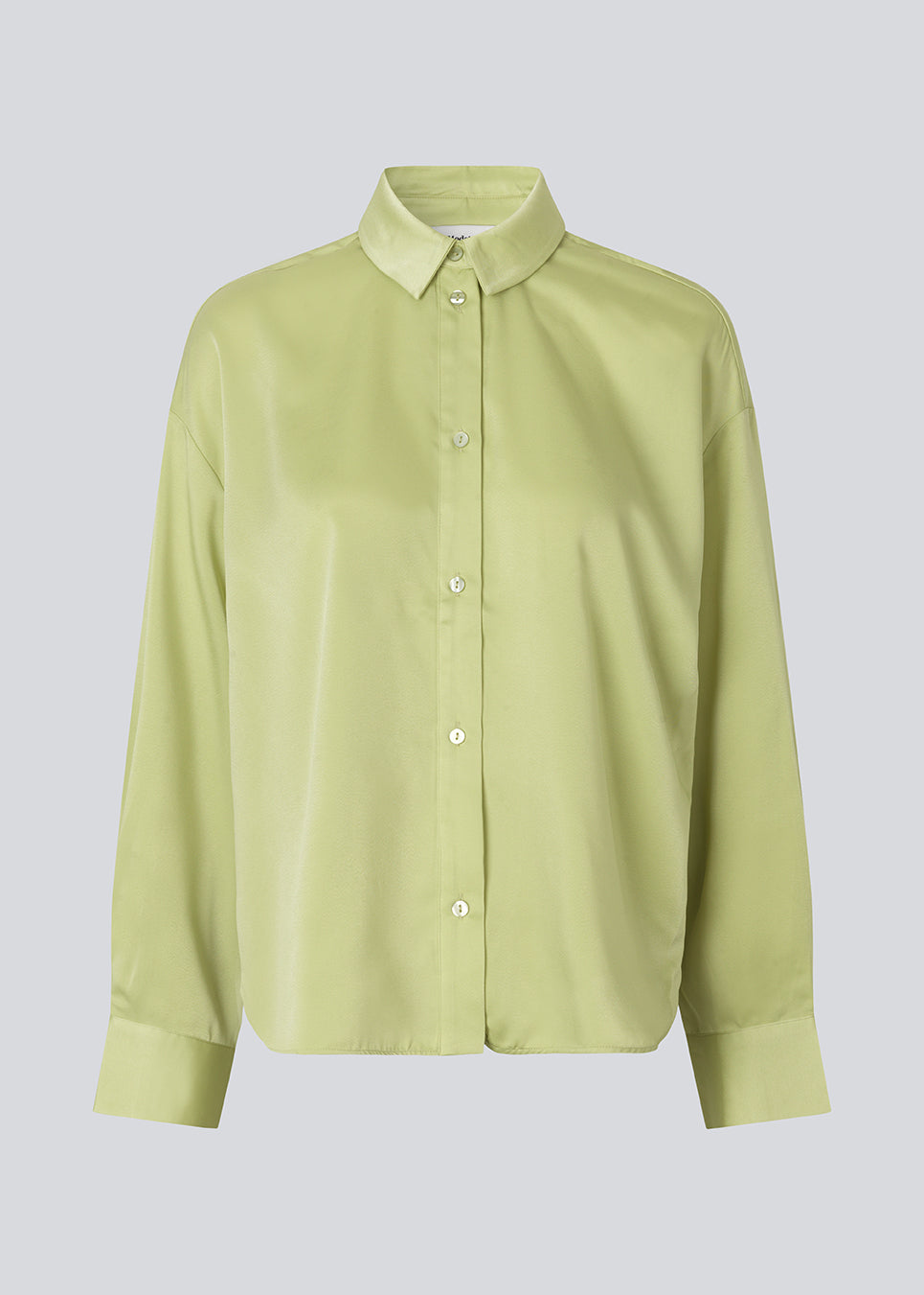 Skjorte i lys grøn med afslappet pasform. Sheltonmd shirt er en klassisk skjorte med en elegant udtryk lavet i genanvendt polyester.