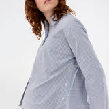 Ternet skjorte med løst fit. Shepardmd shirt har krave, brystlomme og skjult knappelukning. Den stopper ved hoften og giver et cool look sammen med jeans.