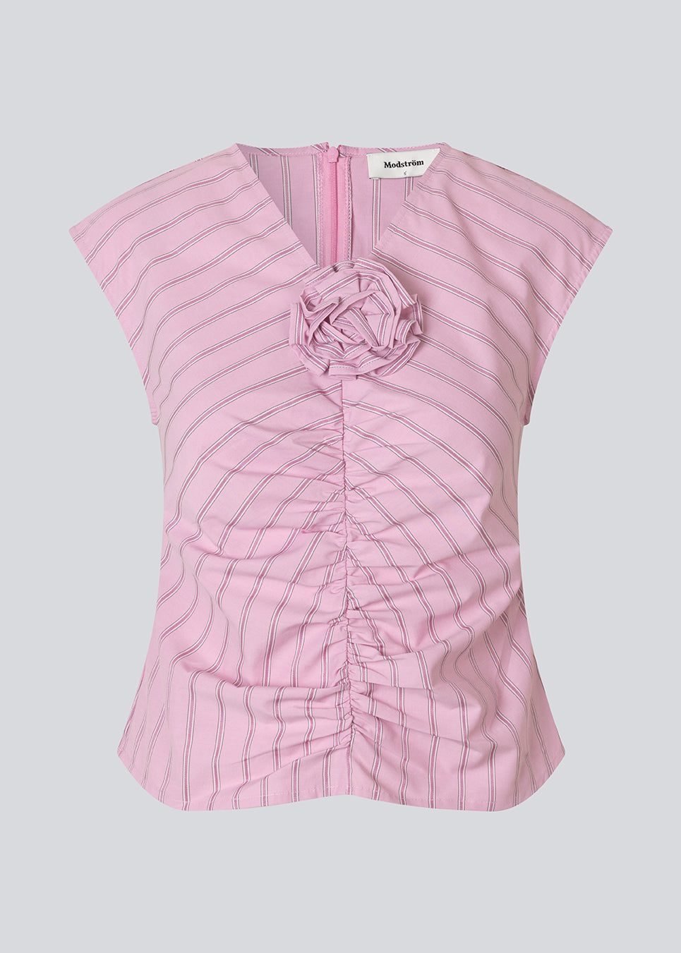 Figursyet feminin top med roseprint, rynkedetaljer, korte ærmer og V-udskæring. Starleemd Top kombinerer elegance og komfort med et moderne flatterende snit.