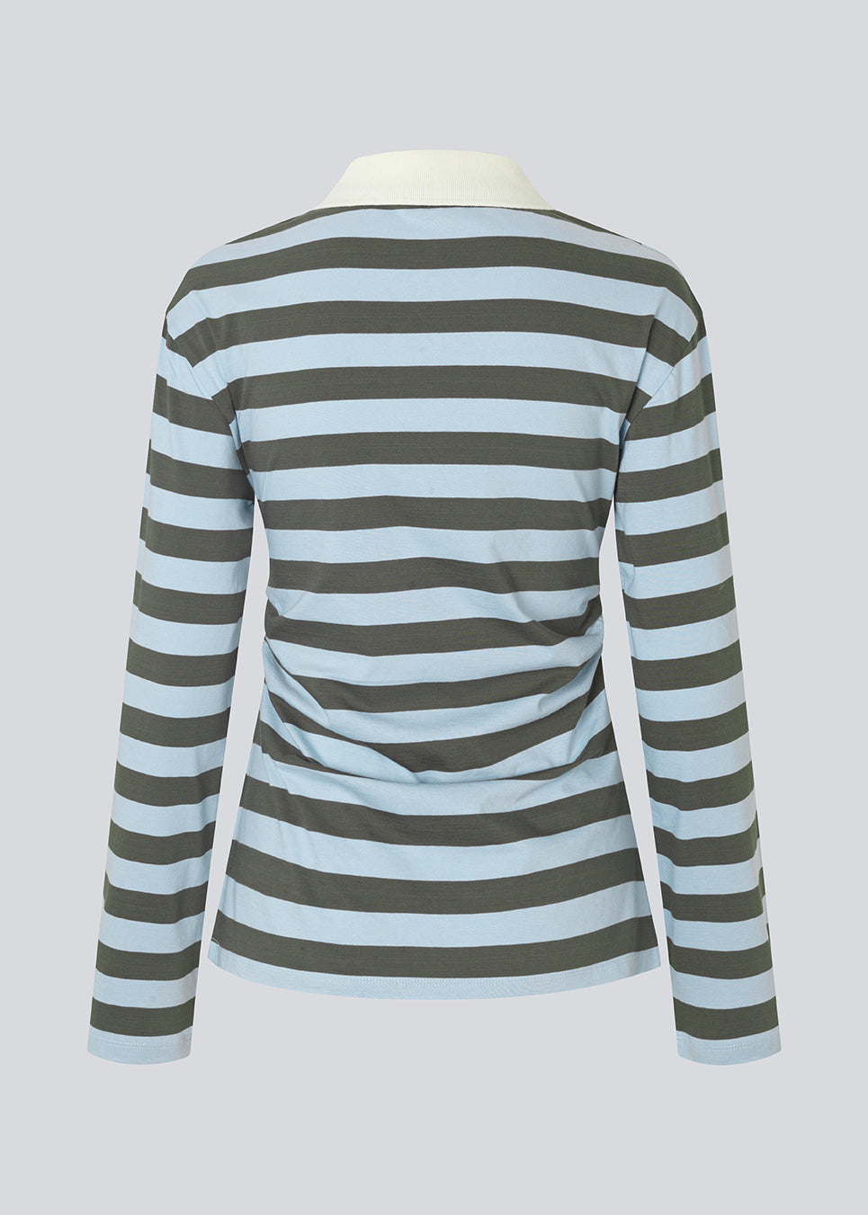 Figursyet polo med tykke striber og brystlogo. Stetsonmd polo har krave, lange ærmer og knappelukning ved brystet. En stilfuld polo, der skiller sig ud og løfter både habitbukser og jeans til et skarpt look.