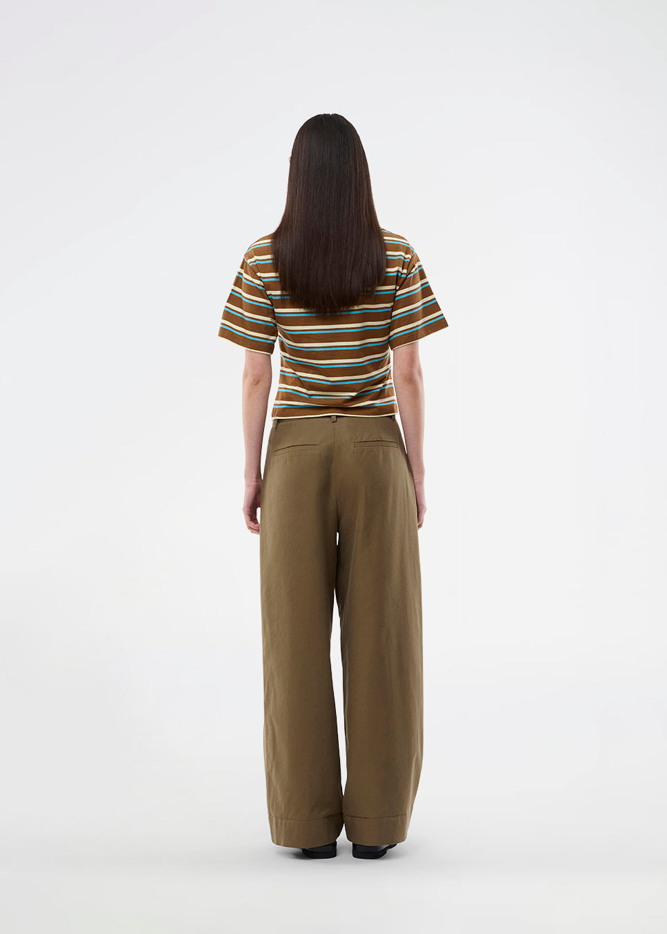 Kortærmet polo med striber. StetsonMD SS Polo er figursyet med brede ærmer og har krave, knapper samt diskret brystlogo. En sporty og moderne top, der kombinerer klassiske detaljer med et feminint fit.