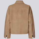 Læderjakke med løs pasform i 100% lamme læder. Susenmd suede jacket har en lynlås lukning, skjortekrave og to forlommer.