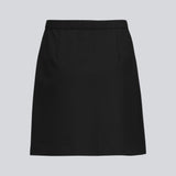 Enkel og stilren A-formet nederdel. Tanny short skirt i farven sort har elastik i taljen og det strækbare materiale skaber en perfekt pasform.