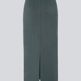 Lang pencil nederdel i jersey med tætsiddende pasform. TannyMD long skirt har høj talje med beklædt elastik og slids midtbag. Modellen er 175 cm og har en størrelse S/36 på. Modellen er 174 cm og har en størrelse S/36 på