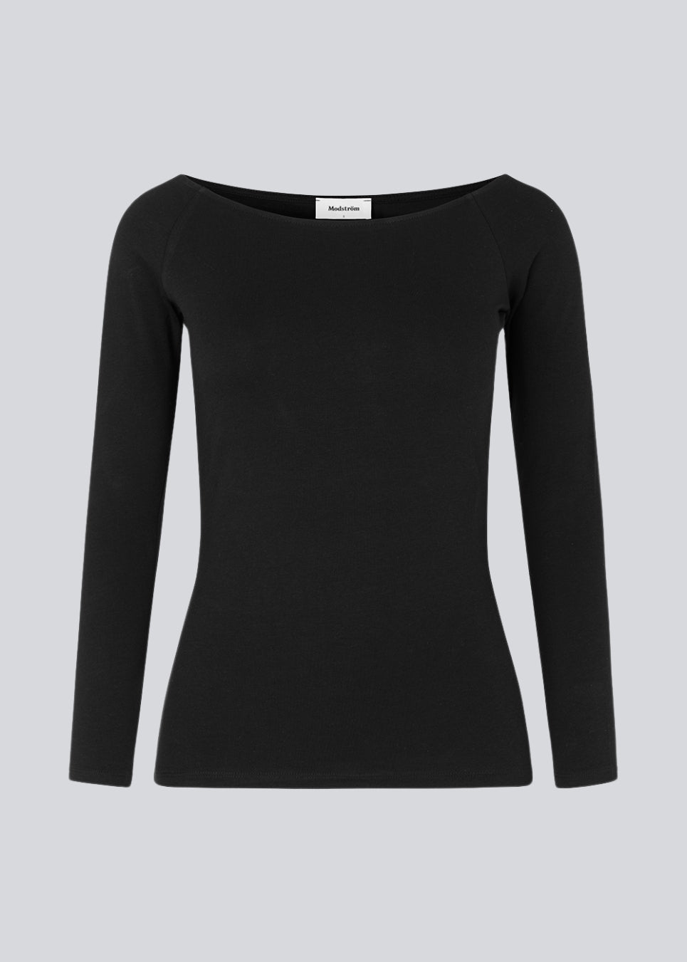 Tansy LS top i farven sort har et enkelt udtryk med en bred halsudskæring og lange, smalle ærmer. Toppen har en tætsiddende pasform.