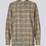 Klassisk oversize skjorte i flannel i beige. TappoMD shirt har en brystlomme knappe lukning fortil og manchet med knappelukning.