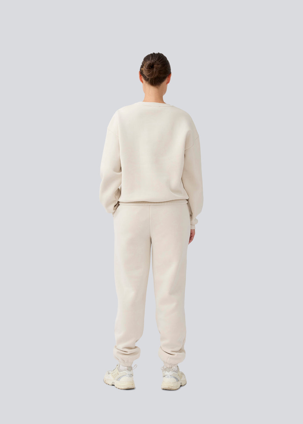 Sweatpants i bomuldsblanding med logo. TiaMD pants har sidelommer, bindebånd og elastik i benene og taljen. 