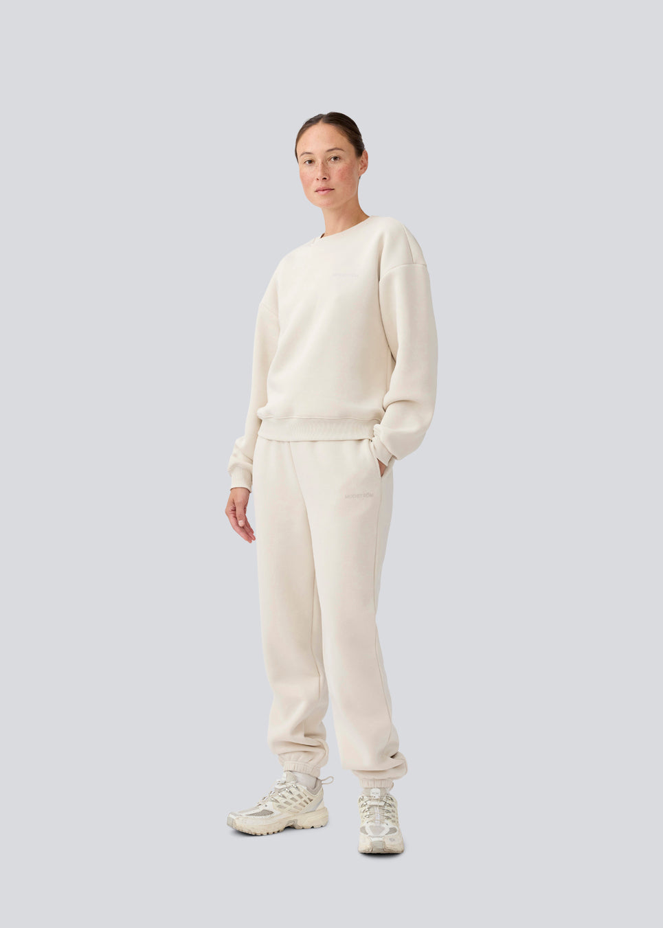 Sweatpants i bomuldsblanding med logo. TiaMD pants har sidelommer, bindebånd og elastik i benene og taljen. 