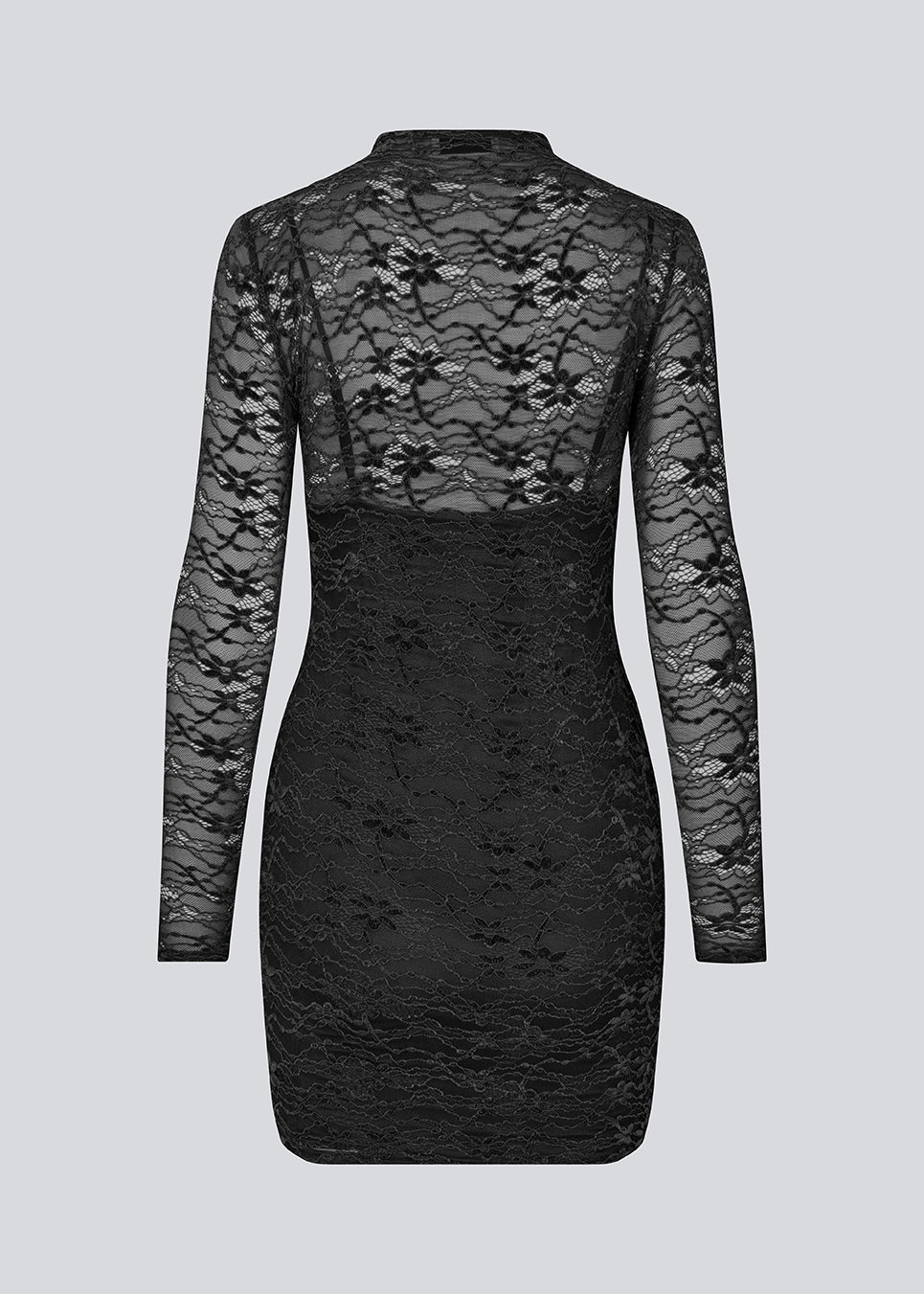 Figursyet sort blondekjole i et gennemsigtigt blonde materiale. TildeMD dress har lange ærmer, en høj hals og foer.