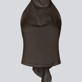 Halterneck top i satin. Timmiemd top har en flatterende og åben ryg med bindebånd. En elegant top der er perfekt til festlige lejligeder.