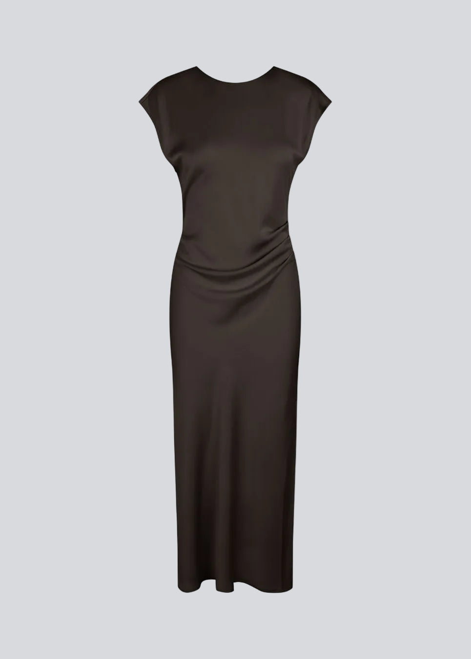 Elegant brun satin kjole I 96% genanvendt polyester. Unitymd dress har korte ærmer, ankellang silhuet og smukke draperinger i taljen, der fremhæver figuren. Den dybe ryg og bindedetaljen bagpå giver et feminint og sofistikeret udtryk.

Materiale:
4% Elastan
96% Recycled Polyester