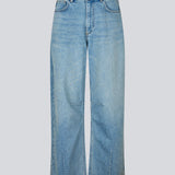 Løse high-waist jeans i en edgy blå vask. Unjimd jeans er designet med fine indsnitsdetaljer og klassiske denim-elementer som bæltestropper, lynlås- og knappelukning samt lommer foran og bagpå. Modellen er 175 cm og har en str. S/36 på.

Materiale:
99% Bomuld
1% Elastan