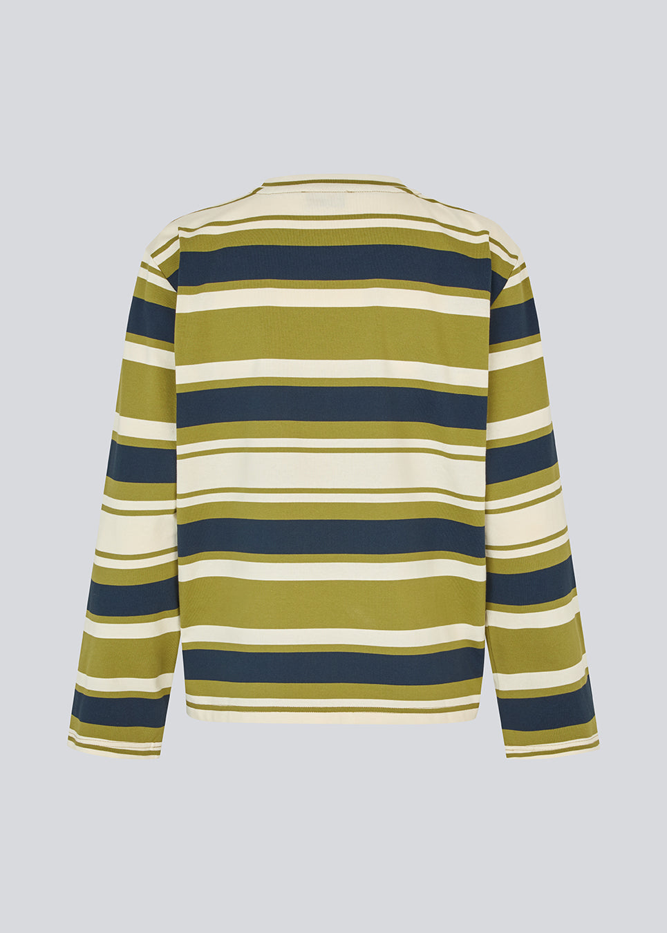 Stribet langærmet T-shirt i navy blå og grøn. Ulvamd stripe LS t-shirt har rund hals, en løs pasform og et diskret brystlogo. En frisk og afslappet style med et tidløst udtryk.

Materiale:
52% Bomuld
48% Polyester