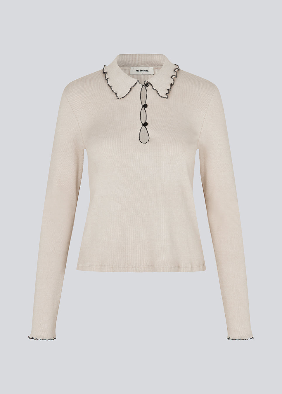 Elegant beige strikbluse med konstrast sygninger. UrdMD LS top er fremstillet i 100% økologisk bomuld, har en krave, lange ærmer og knappedetalje. Et tidløst og feminint valg til enhver lejlighed. Modellen er 175 cm og har en str. S/36 på.


Materiale:
95% Økologisk Bomuld
5% Elastan