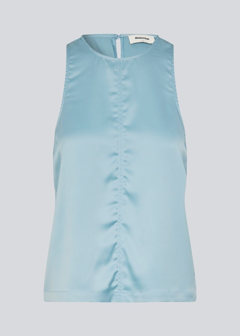 Ærmeløs blå top i glansfuld satin. Valdomd Top har rund halsudskæring, lodret sygningsdetalje foran og knappelukning i nakken for et elegant look. Fremstillet i 98 % genanvendt polyester.&nbsp;