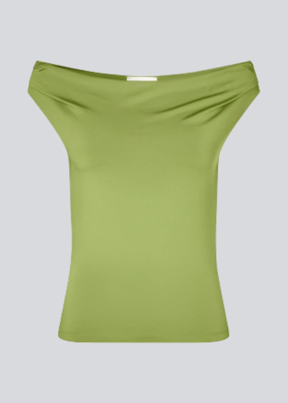 Off-shoulder i grøn top i et elastisk materiale. HimaMD off-shoulder top har en tætsiddende pasform og er let cropped.