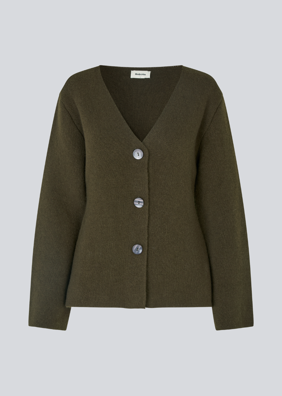 Brun glatstrikket cardigan med V-udskæring i 100% uld. KlaytonMD cardigan er figursyet, har lange brede ærme.

