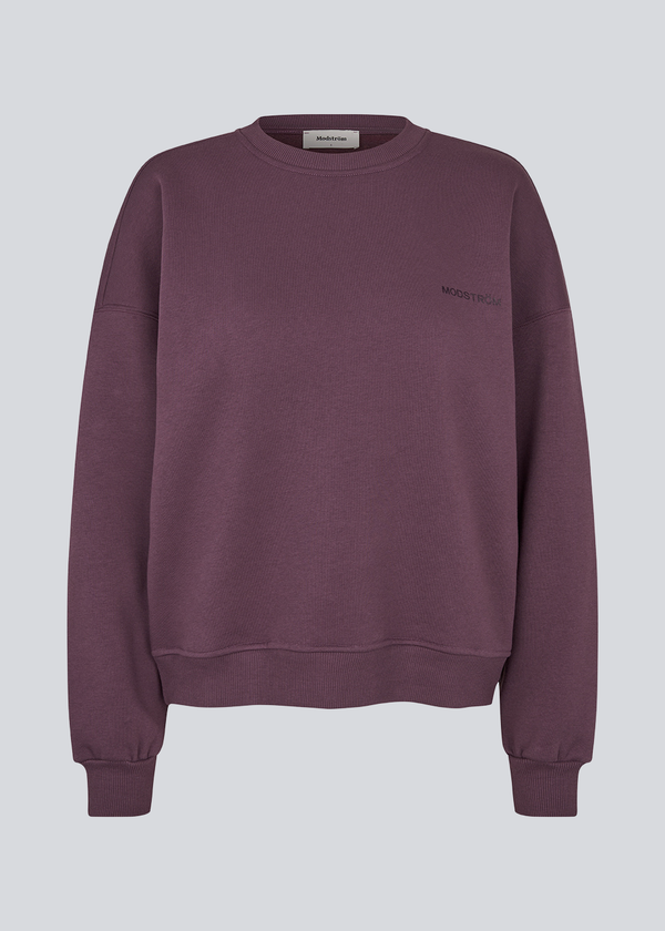 Sweatshirt i bomuldsblanding med logo. Paulamd sweat har en rund halsudskæring og ribkant vedbåde bund og ærmer. Modellen er 175 cm og har en str S/36 på.