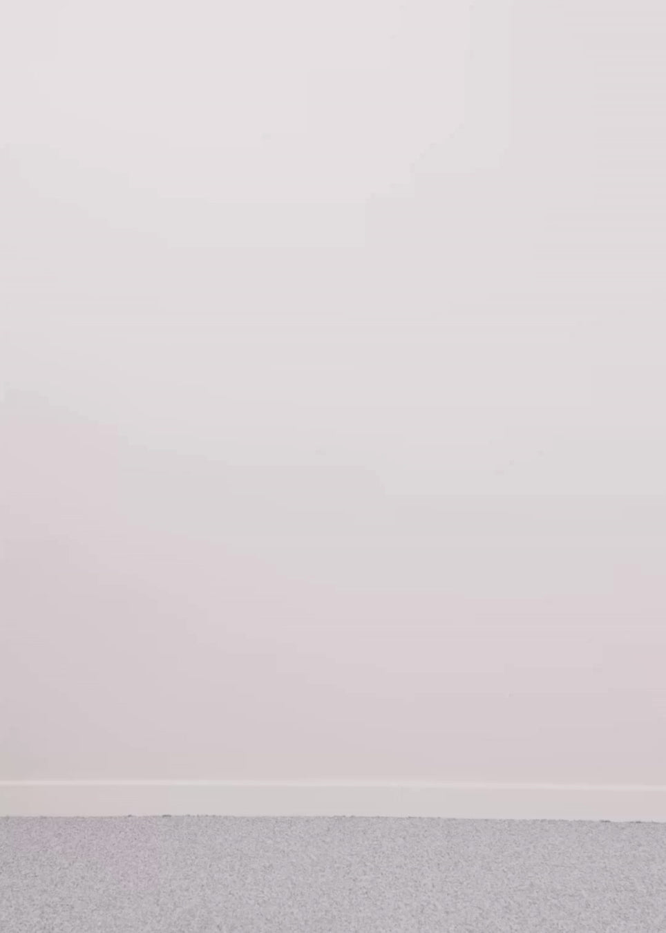 Feminin cardigan med rund hals og knappelukning. Shellmd cardigan har et tidløst snit og blød kvalitet, der gør den perfekt til lag-på-lag, og giver et elegant, alsidigt look.