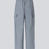 Cargobukser i nylon i farven Dusk med elastisk talje og justerbare kanter med løbesnor. TrentMD pants har påsyede lommer på benene.