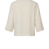 Skjorte i beige i afslappet pasform med 3/4 lange ærmer. AaliyahMD shirt har resortkrave, lav skuldersøm og knaplukning fortil.  Materiale: 100% Polyester