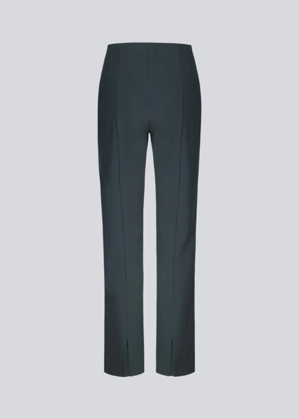 Bukser med tætsiddende pasform med skjult lynlås i den ene side. AnkerMD slit pants har dekorative paspolerede baglommer, syede pressefolder og slidser forneden bagpå.  Match med blazer: AnkerMD blazer.