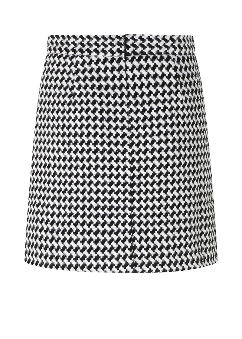 Kort, A-formet nederdel med mellemhøj talje med skjult lynlås bagpå. BadiaMD skirt har en strukturvævet kvalitet og er med for. Del af sæt. Shop matchende blazer her: BadiaMD blazer.
