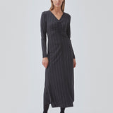 Tætsiddende kjole i farven: Love Love Blue i strækbar kvalitet med print og A-facon. BartoMD dress har lange ærmer og v-udskæring i halsen med rynkedetalje ved taljen.'
