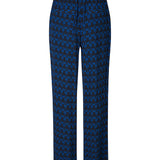 Bukser i blå print med lige, brede ben i en mere ansvarlig kvalitet. BorysMD print pants har en mellemhøj talje med knap og beklædt elastik bagpå. Skrå sidelommer og falske paspolerede baglommer.