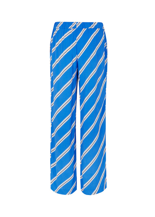 Løse bukser med brede ben i et print med diagonale striber. CenniMD print pants har en elastisk talje for ekstra komfort.  Match med CenniMD print shirt for at fuldende looket.