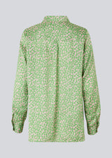 Satin skjorte i afslappet fit med lange ærmer, krave og knaplukning foran. ClarkeMD print shirt er lavet af genanvendt polyester med smiley-print.