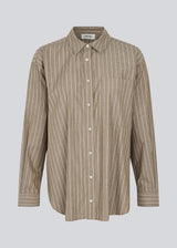 Pyjamas-inspireret skjorte med løs pasform, krave, knapper foran og lange ærmer med manchet. CordeliaMD shirt er lavet af bomuld. Modellen er 177 cm og har en størrelse S/36 på.  Shop matchende bukser: CordeliaMD shirt