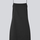 Kort kjole i sort med enkelt udtryk i vævet bomuld. CydneyMD dress er let figursyet, har justerbare smalle stropper og skjult lynlås i den ene side.  Modellen er 174 cm og har en størrelse S/36 på.
