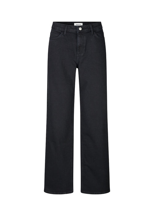 Cool jeans i en lækker økologisk bomuldskvalitet. EltonMD jeans er højtaljede og er lige i benene.