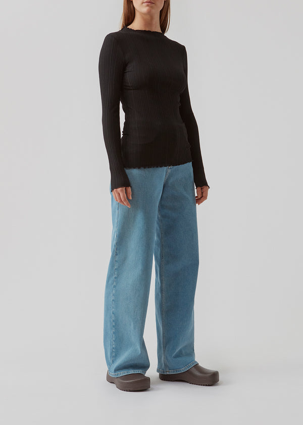 OasisMD t-neck - Black