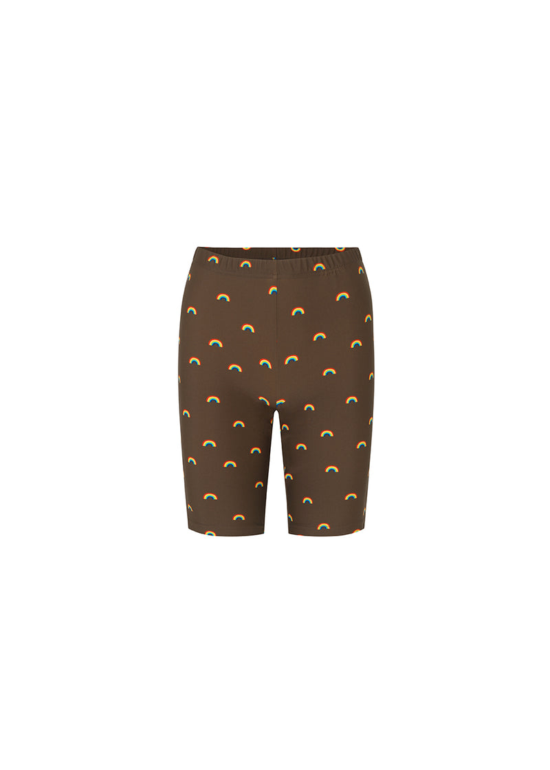 Tætsiddende shorts i behageligt strækbart materiale og elastisk talje. PernilleMD print shorts har et sporty look med all-over regnbueprint.