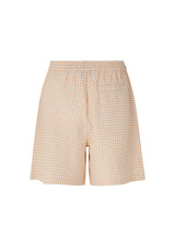 Afslappede shorts i beige i en struktureret ternet kvalitet. RimmeMD shorts har elastisk talje, sidelommer og en dekorativ paspoleret baglomme. Modellen er 173 cm og har en størrelse S/36 på