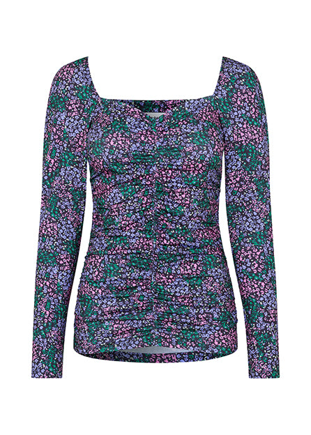 Blomstret top med lange ærmer og bred udskæring foran og bagpå. TilloMD print top er fremstillet i et strækbart materiale med elastisk effekt langs midterstykket foran.