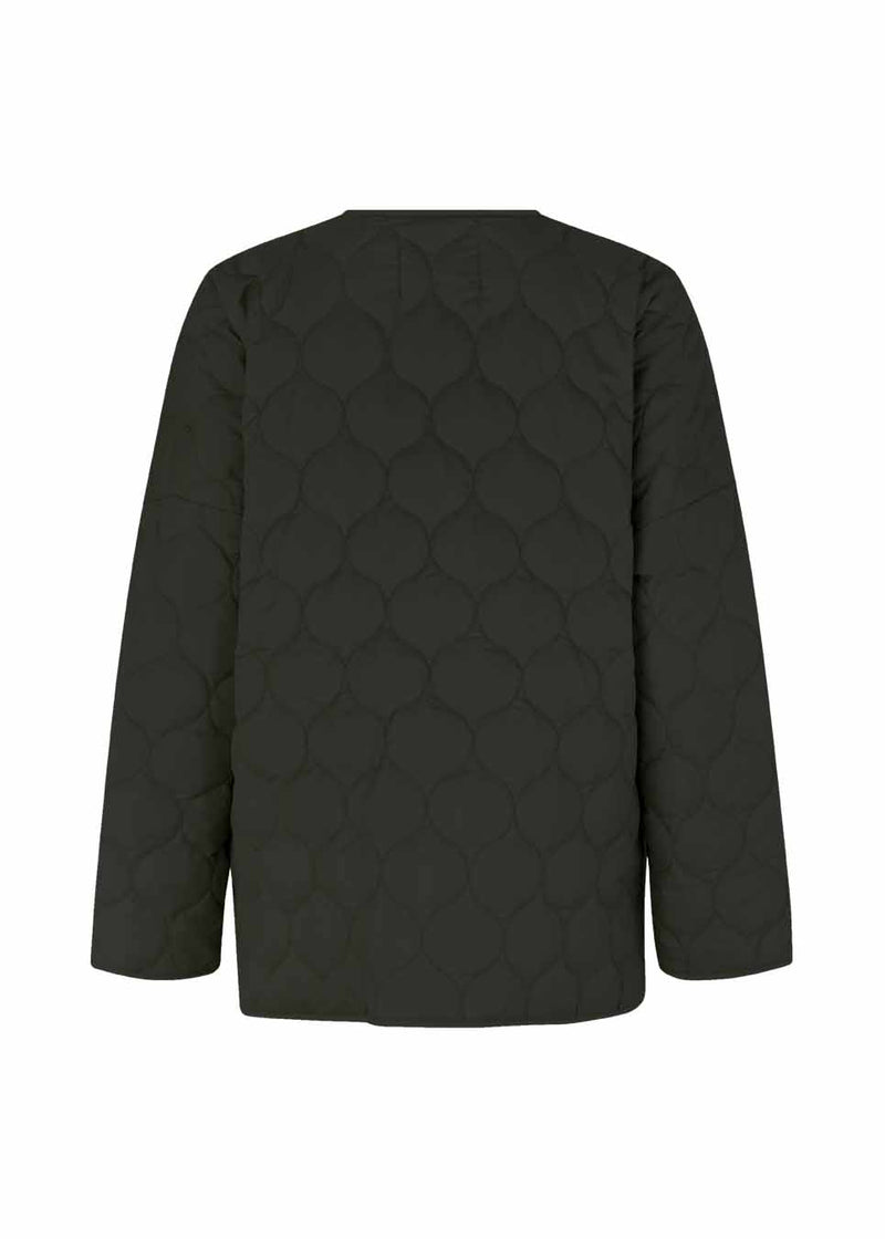 Vatteret jakke i sort i kort, voluminøs silhuet. TinnyMD jacket har en kraveløs hals, afrundede slidser og to store lommer foran. Knaplukning fortil.