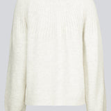 Perfekt strik med mønster ved brystet og ribkant ved både ærmer, hals og bund. Truce O-Neck i farven Off White er en must-have i basis garderoben.